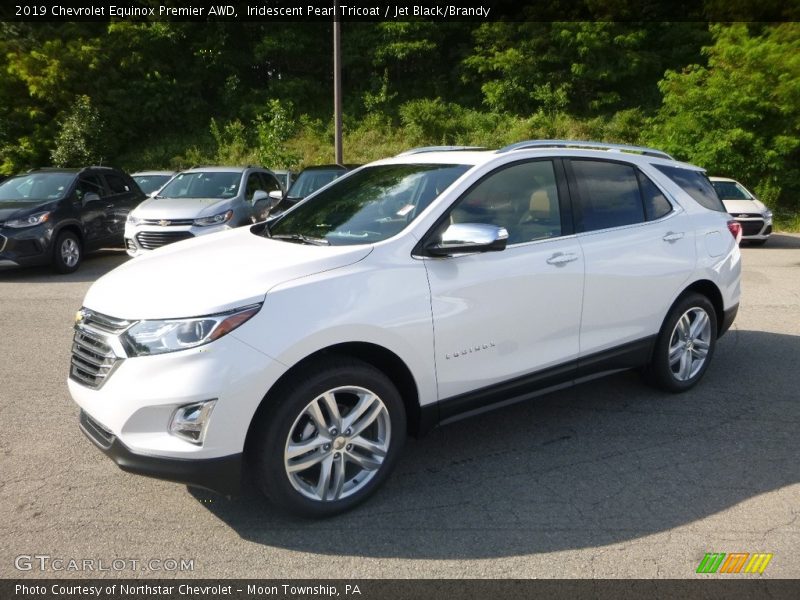 Front 3/4 View of 2019 Equinox Premier AWD