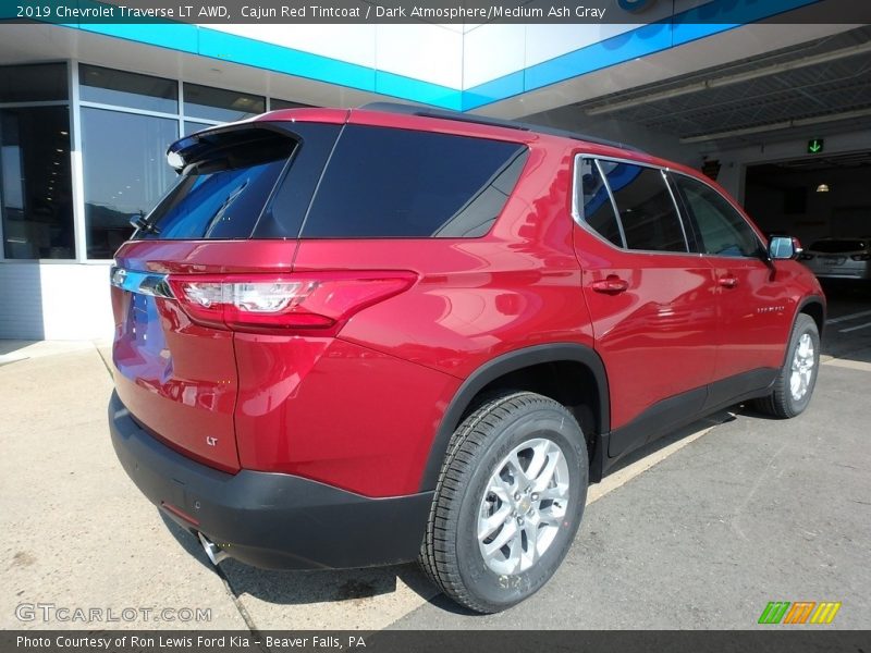 Cajun Red Tintcoat / Dark Atmosphere/Medium Ash Gray 2019 Chevrolet Traverse LT AWD