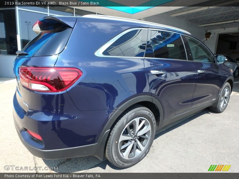 Blaze Blue / Satin Black 2019 Kia Sorento EX V6 AWD