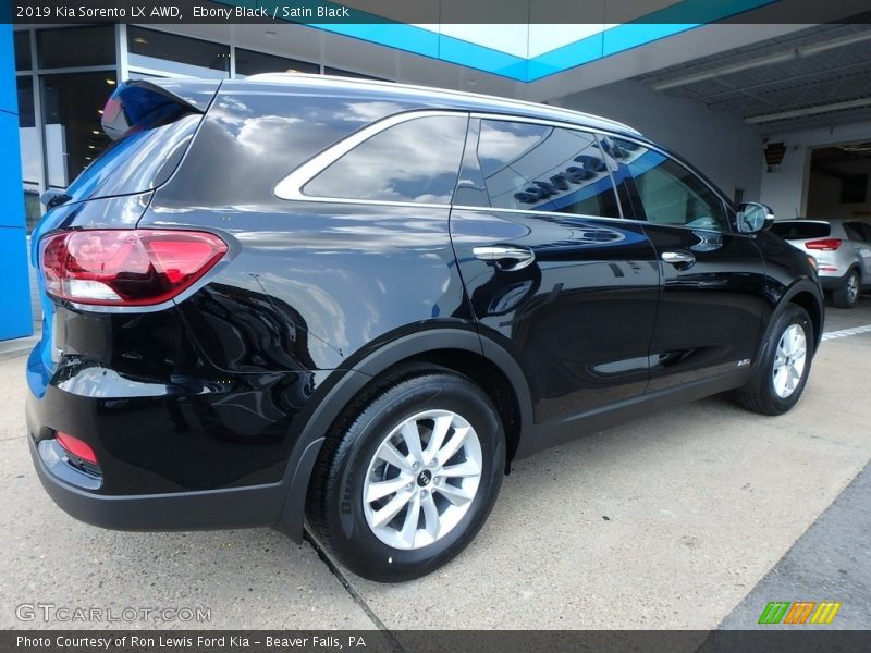 Ebony Black / Satin Black 2019 Kia Sorento LX AWD