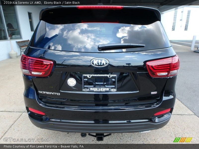 Ebony Black / Satin Black 2019 Kia Sorento LX AWD