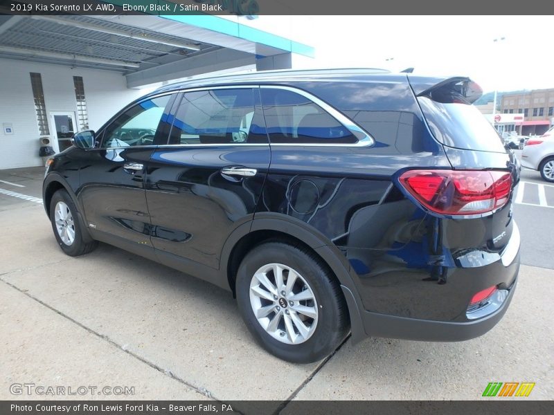 Ebony Black / Satin Black 2019 Kia Sorento LX AWD