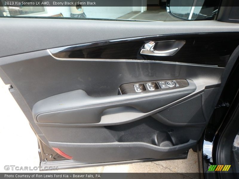 Ebony Black / Satin Black 2019 Kia Sorento LX AWD
