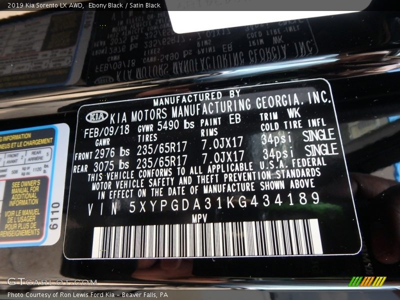 Ebony Black / Satin Black 2019 Kia Sorento LX AWD