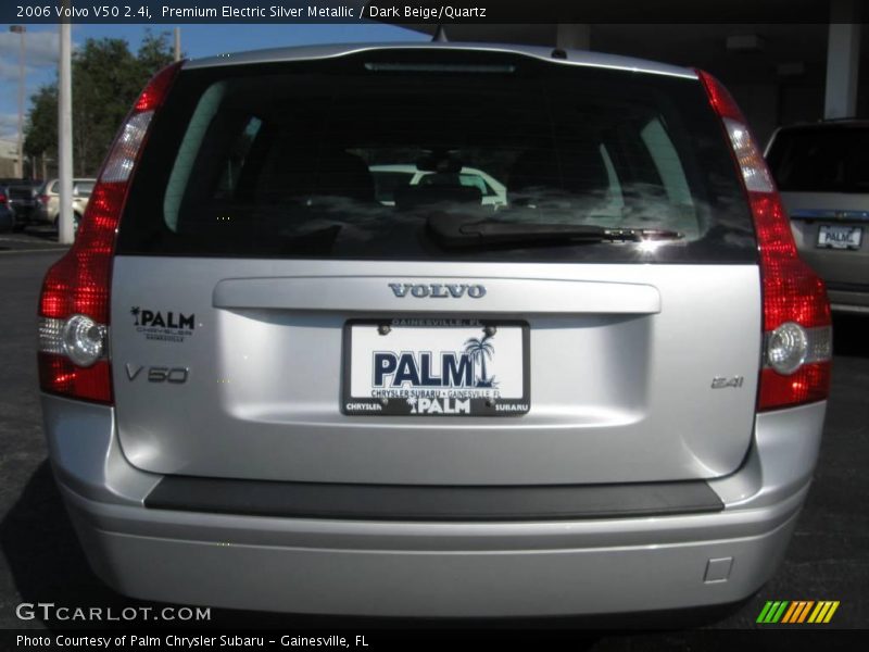 Premium Electric Silver Metallic / Dark Beige/Quartz 2006 Volvo V50 2.4i