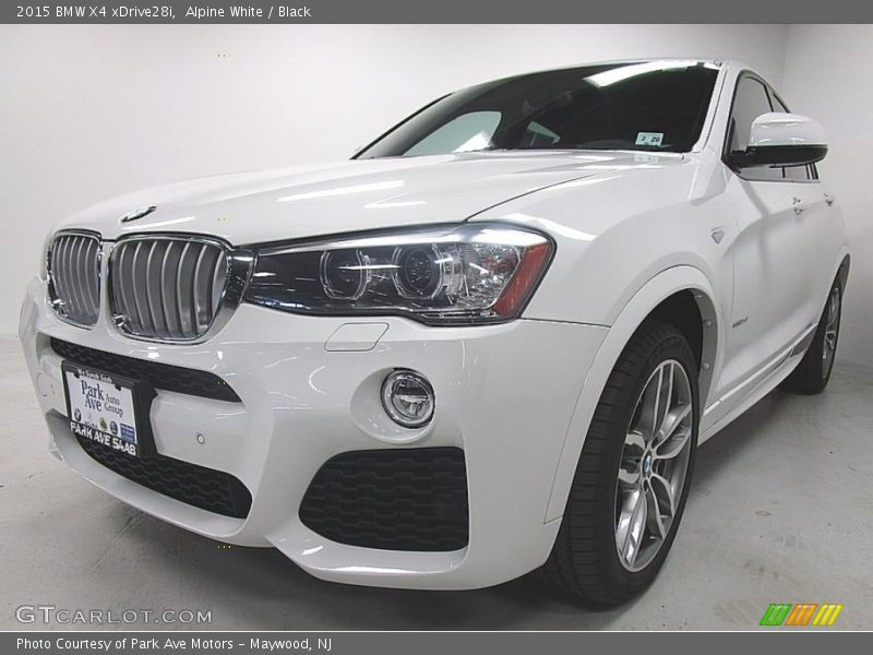 Alpine White / Black 2015 BMW X4 xDrive28i