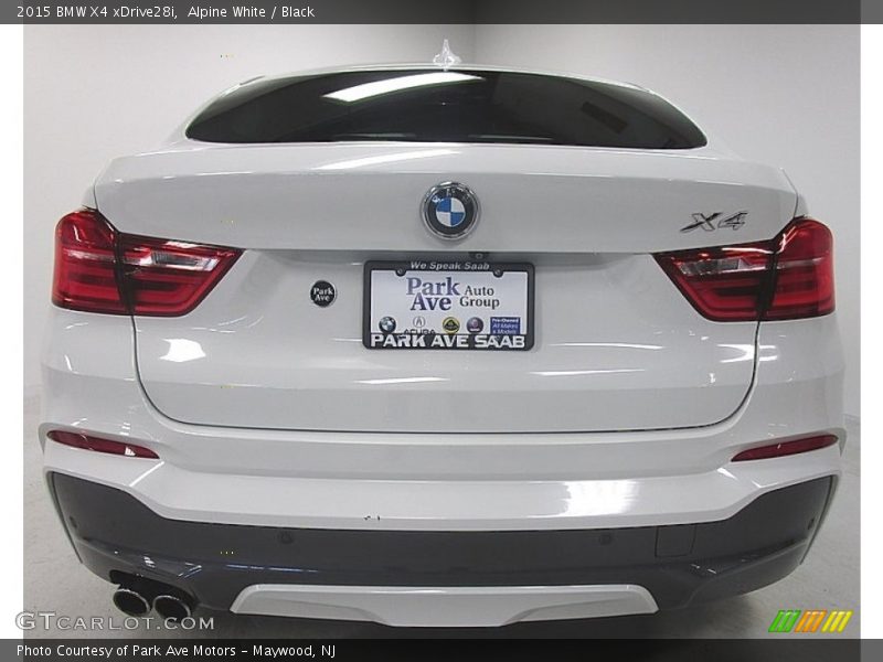 Alpine White / Black 2015 BMW X4 xDrive28i