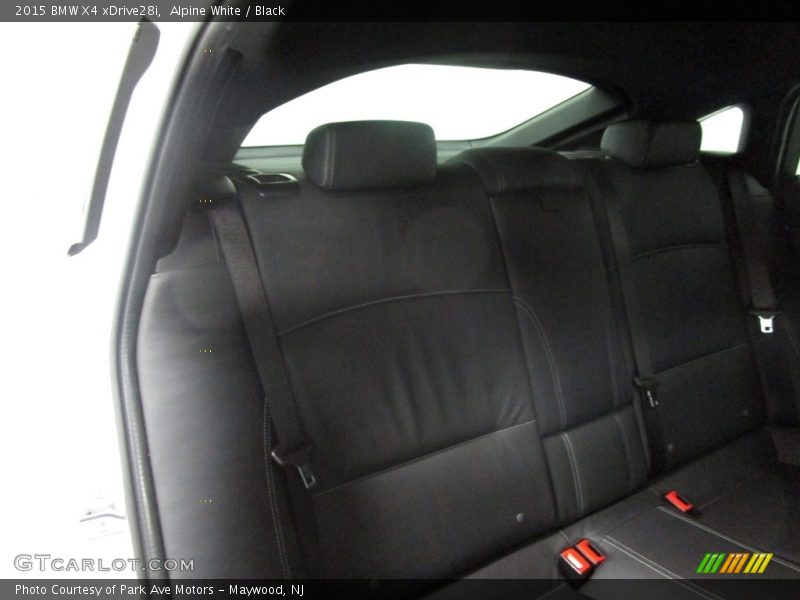 Alpine White / Black 2015 BMW X4 xDrive28i