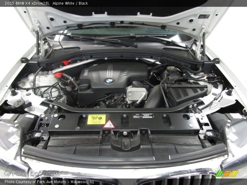 Alpine White / Black 2015 BMW X4 xDrive28i