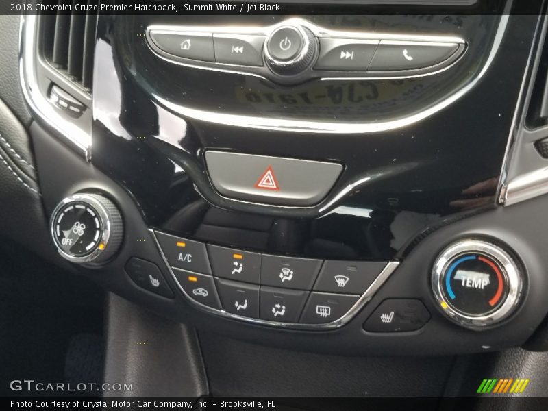 Controls of 2018 Cruze Premier Hatchback