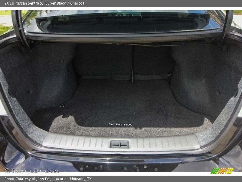 Super Black / Charcoal 2018 Nissan Sentra S