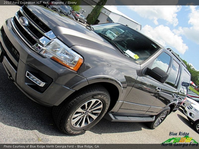 Magnetic / Ebony 2017 Ford Expedition XLT 4x4