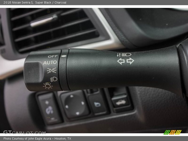 Super Black / Charcoal 2018 Nissan Sentra S