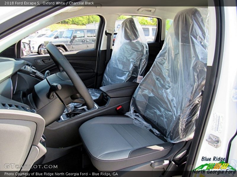 Oxford White / Charcoal Black 2018 Ford Escape S