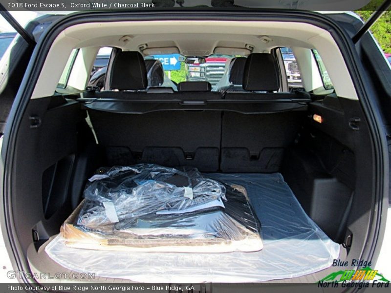 Oxford White / Charcoal Black 2018 Ford Escape S