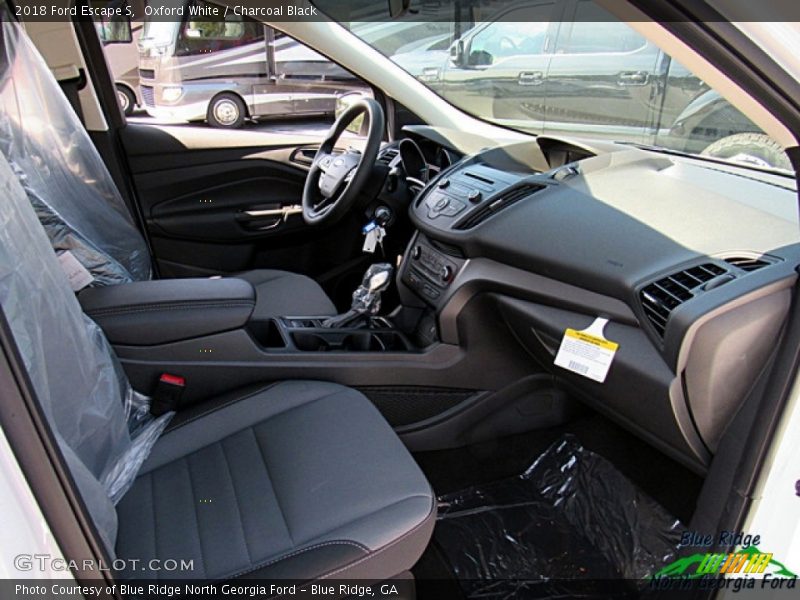 Oxford White / Charcoal Black 2018 Ford Escape S