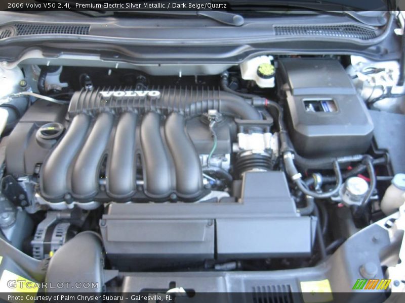 Premium Electric Silver Metallic / Dark Beige/Quartz 2006 Volvo V50 2.4i