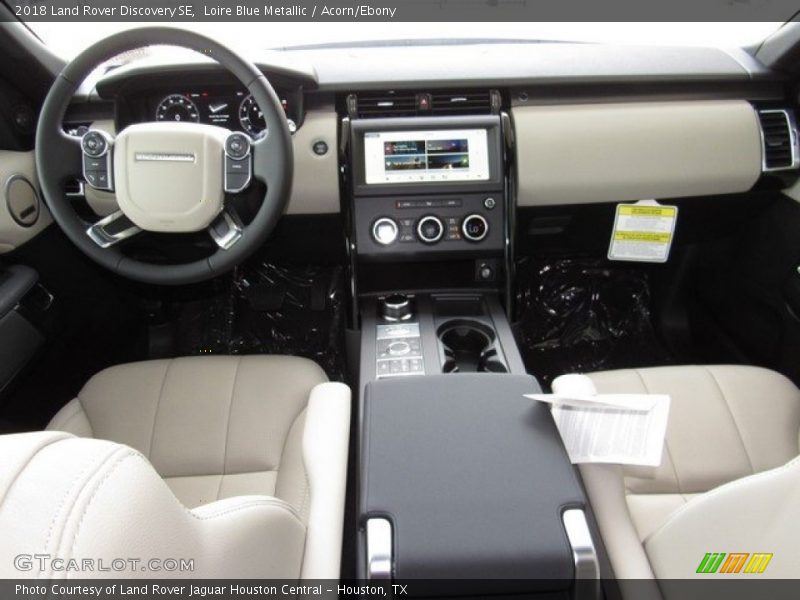 Loire Blue Metallic / Acorn/Ebony 2018 Land Rover Discovery SE