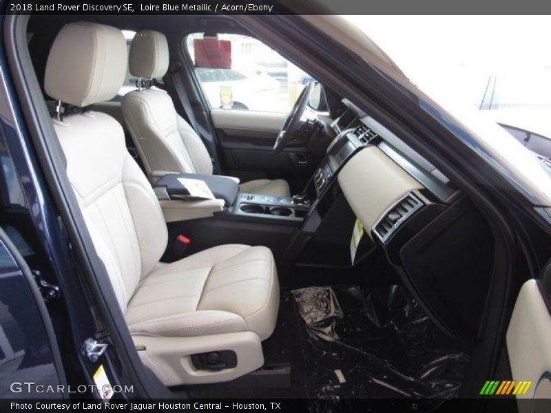 Loire Blue Metallic / Acorn/Ebony 2018 Land Rover Discovery SE