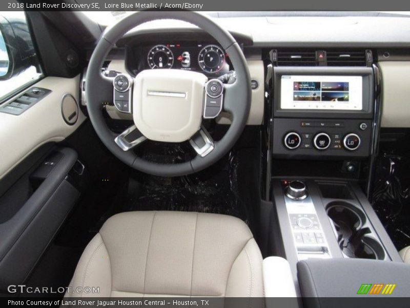 Loire Blue Metallic / Acorn/Ebony 2018 Land Rover Discovery SE