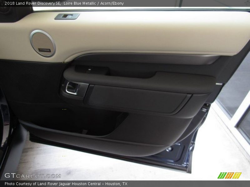 Loire Blue Metallic / Acorn/Ebony 2018 Land Rover Discovery SE