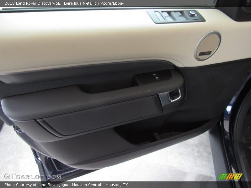 Loire Blue Metallic / Acorn/Ebony 2018 Land Rover Discovery SE