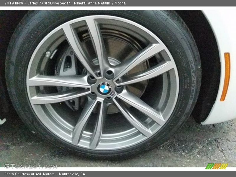 Mineral White Metallic / Mocha 2019 BMW 7 Series 740i xDrive Sedan