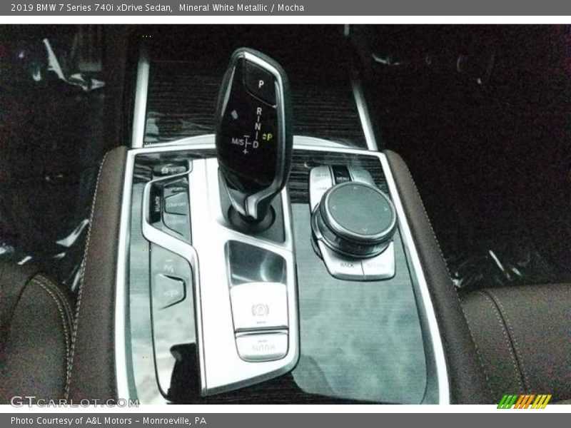 Mineral White Metallic / Mocha 2019 BMW 7 Series 740i xDrive Sedan