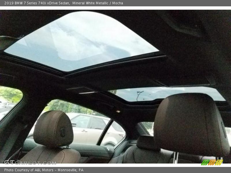 Mineral White Metallic / Mocha 2019 BMW 7 Series 740i xDrive Sedan