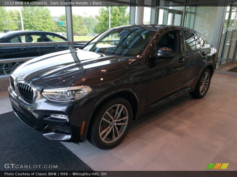 Front 3/4 View of 2019 X4 xDrive30i