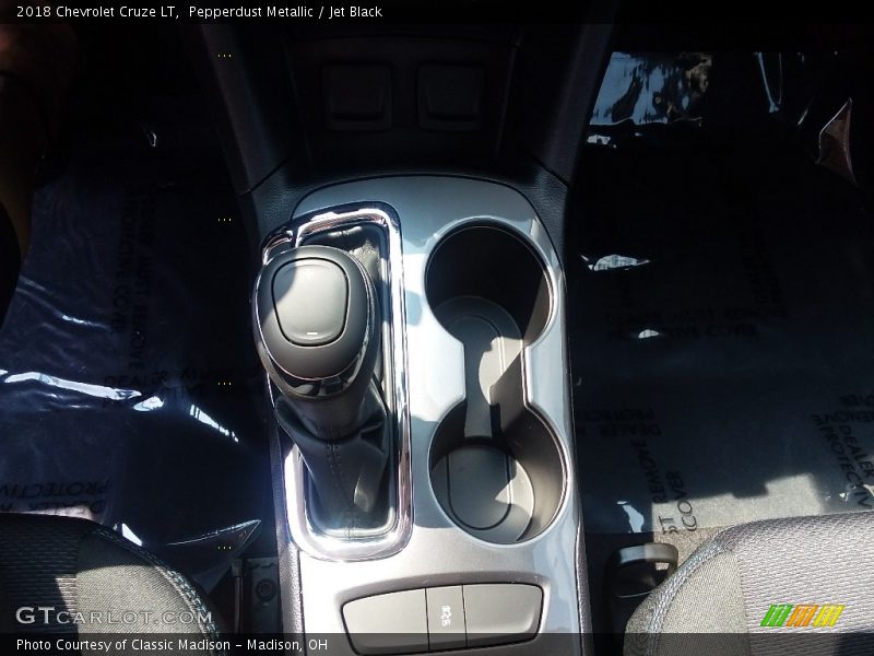Pepperdust Metallic / Jet Black 2018 Chevrolet Cruze LT