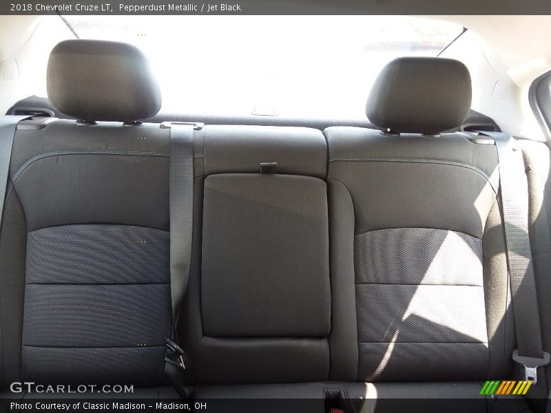Pepperdust Metallic / Jet Black 2018 Chevrolet Cruze LT