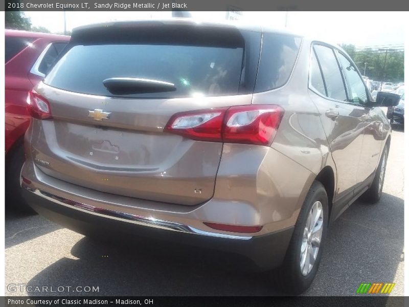 Sandy Ridge Metallic / Jet Black 2018 Chevrolet Equinox LT