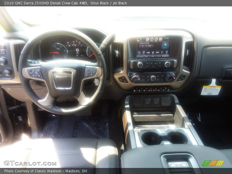 Onyx Black / Jet Black 2019 GMC Sierra 2500HD Denali Crew Cab 4WD