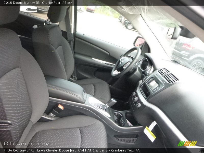Granite Pearl / Black 2018 Dodge Journey SE