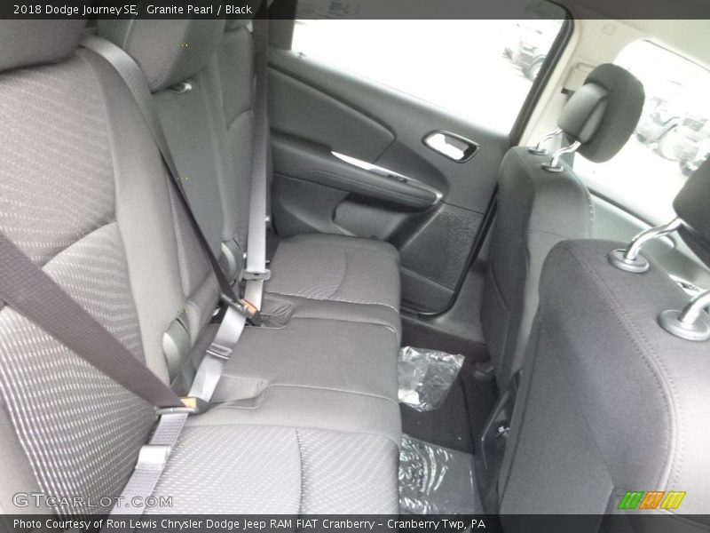 Granite Pearl / Black 2018 Dodge Journey SE