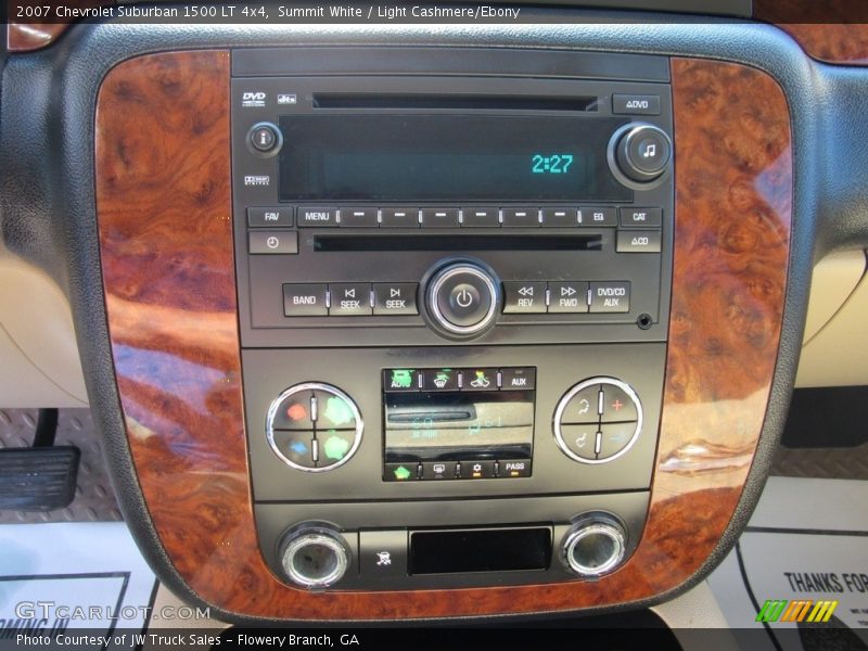 Summit White / Light Cashmere/Ebony 2007 Chevrolet Suburban 1500 LT 4x4