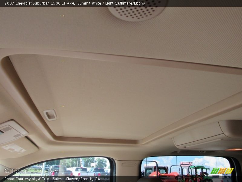 Summit White / Light Cashmere/Ebony 2007 Chevrolet Suburban 1500 LT 4x4