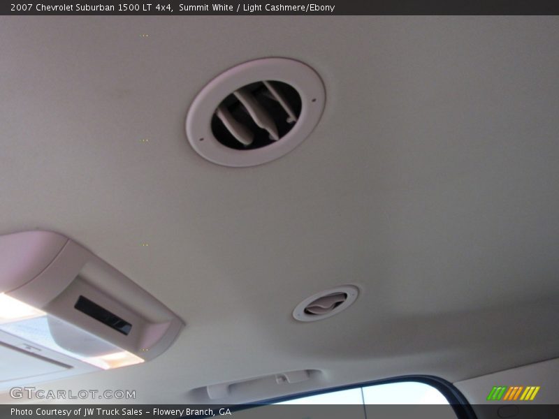 Summit White / Light Cashmere/Ebony 2007 Chevrolet Suburban 1500 LT 4x4