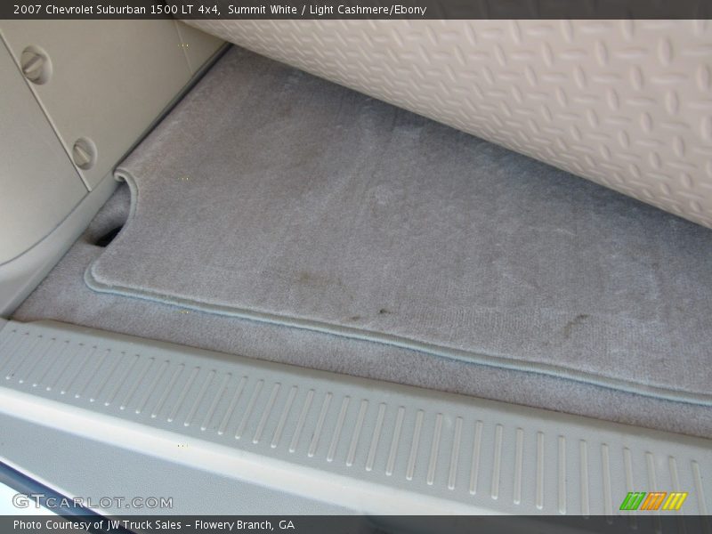 Summit White / Light Cashmere/Ebony 2007 Chevrolet Suburban 1500 LT 4x4