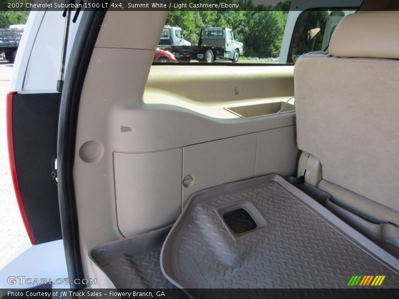 Summit White / Light Cashmere/Ebony 2007 Chevrolet Suburban 1500 LT 4x4