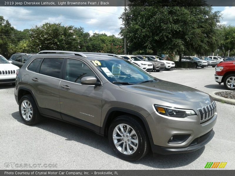 Light Brownstone Pearl / Black 2019 Jeep Cherokee Latitude