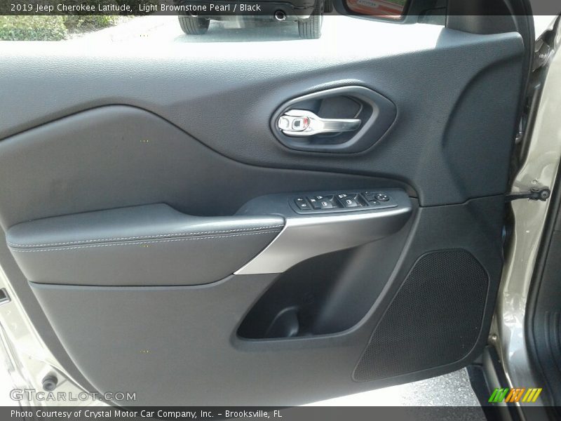 Light Brownstone Pearl / Black 2019 Jeep Cherokee Latitude