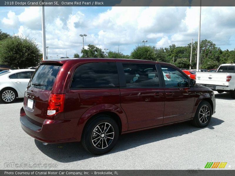 Octane Red Pearl / Black 2018 Dodge Grand Caravan SE