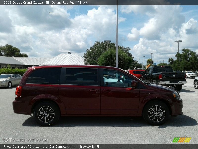 Octane Red Pearl / Black 2018 Dodge Grand Caravan SE