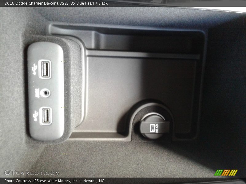 B5 Blue Pearl / Black 2018 Dodge Charger Daytona 392