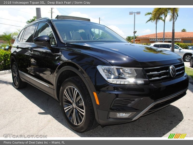 Front 3/4 View of 2018 Tiguan SEL