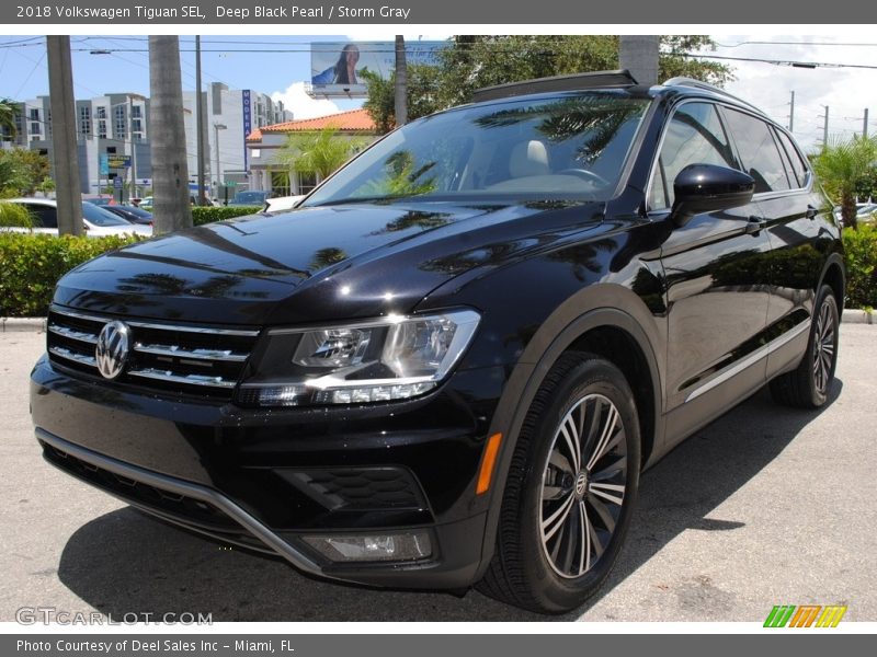 Deep Black Pearl / Storm Gray 2018 Volkswagen Tiguan SEL