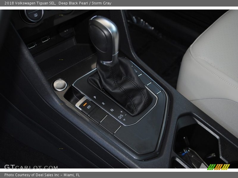 Deep Black Pearl / Storm Gray 2018 Volkswagen Tiguan SEL