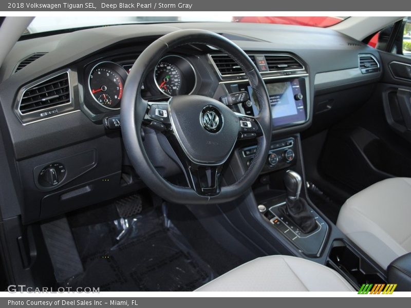 Deep Black Pearl / Storm Gray 2018 Volkswagen Tiguan SEL